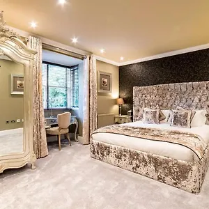 **** Couette-café Derby Manor Royaume-Uni